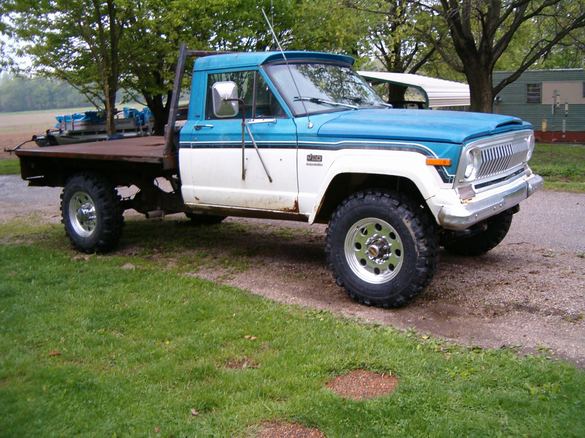 34x10.5x17 LTBs Eagle 589s 8 l