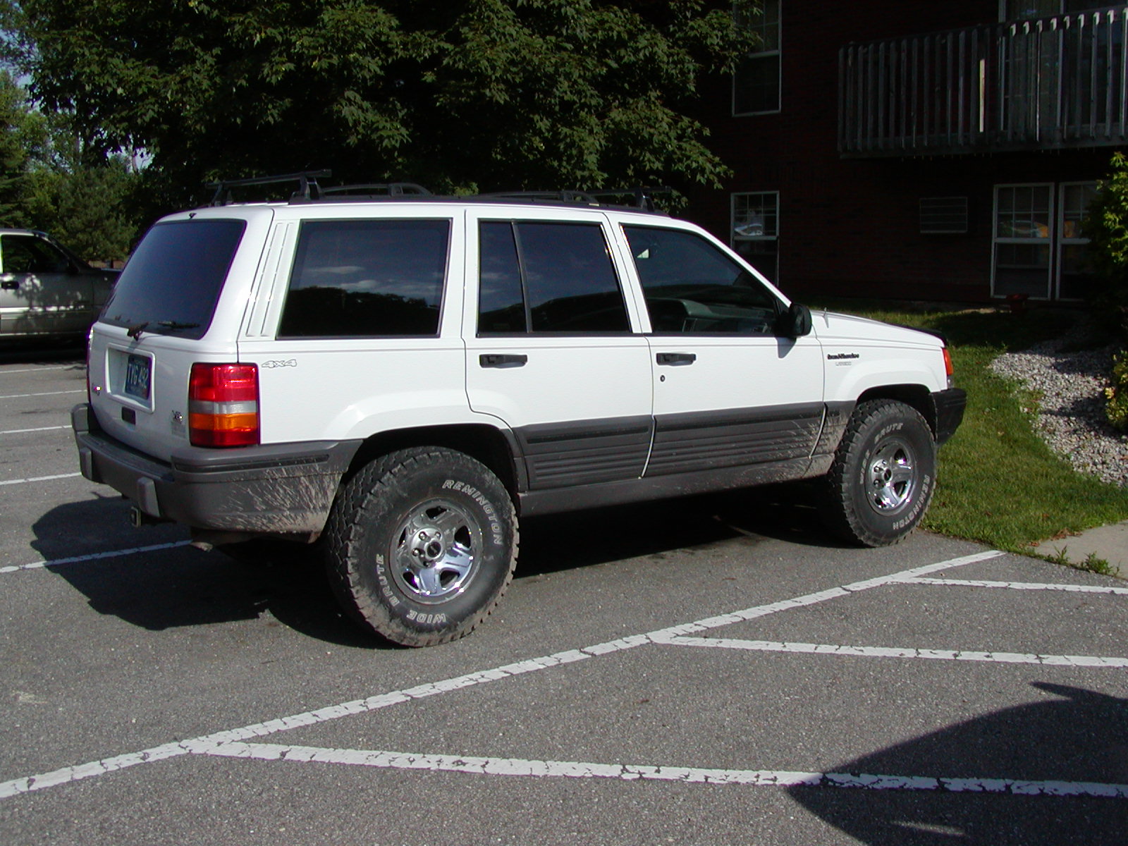 94 grand charokee laredo v8