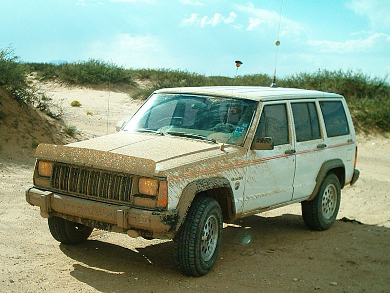 XJ Cherokee. Minor damage, gre
