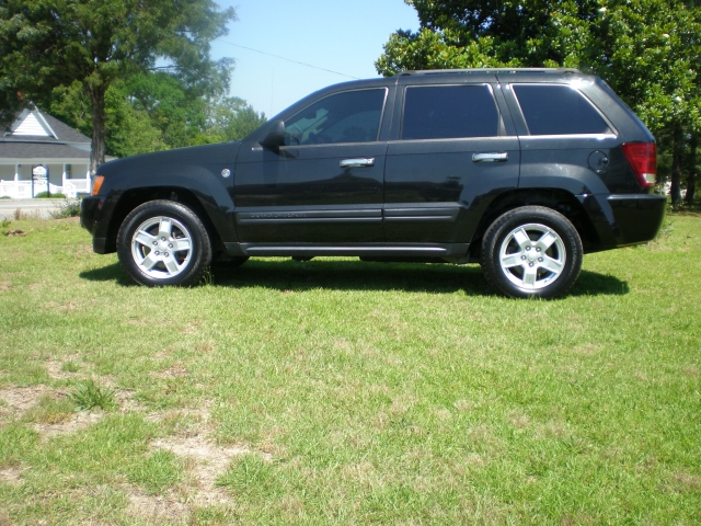 05 jeep grand v8 all wheel dri